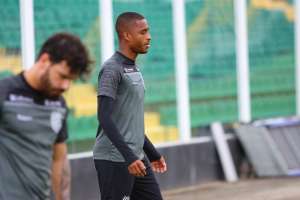 Série B: Sem vencer há 6 jogos, volante afirma que Figueirense segue focado no acesso