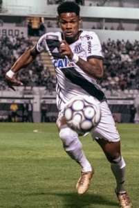 Atacante da Ponte Preta, Júnior Santos fica na mira de clubes do Brasil e do exterior