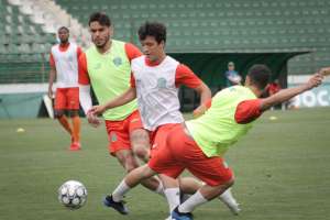 Série B: Com Longuine em baixa, Louzer testa Matheus Anjos no meio do Guarani