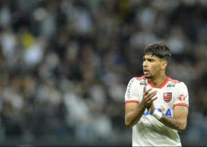 Na mira do Milan, Paquetá mantém rotina no Flamengo e foca no duelo contra o Flu
