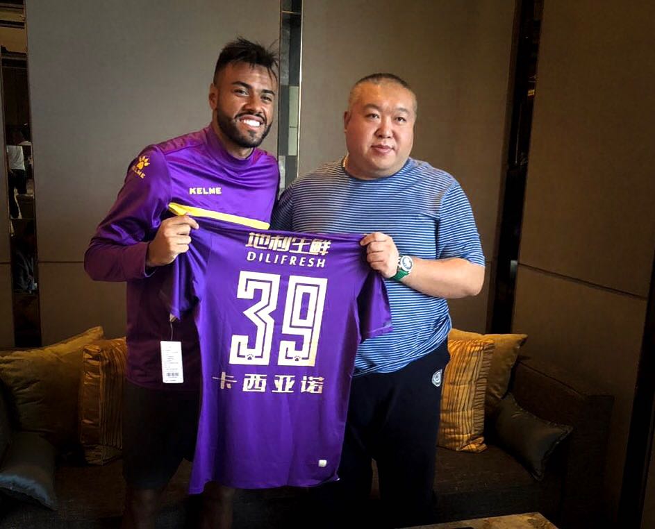 Artilheiro no Paysandu, atacante espera terminar bem o ano no futebol chinês