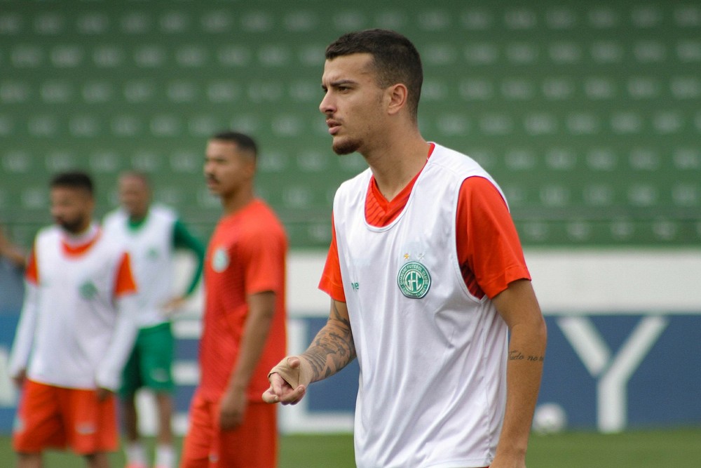 Série B: Com apendicite, Bruno Xavier passa por cirurgia e vira desfalque no Guarani