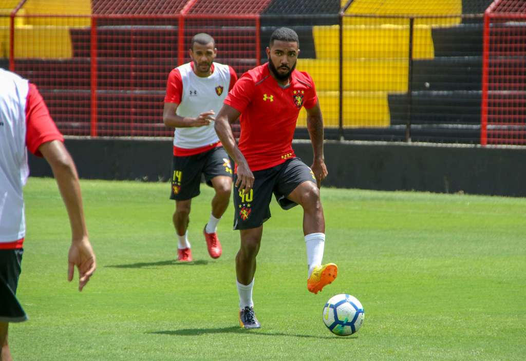 Jogador rubro-negro reforçou o bom clima no grupo (Foto: Williams Aguiar/Sport Club do Recife)