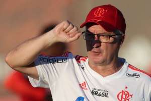 Dorival elogia e vê Paquetá motivado para defender Flamengo após acerto para sair