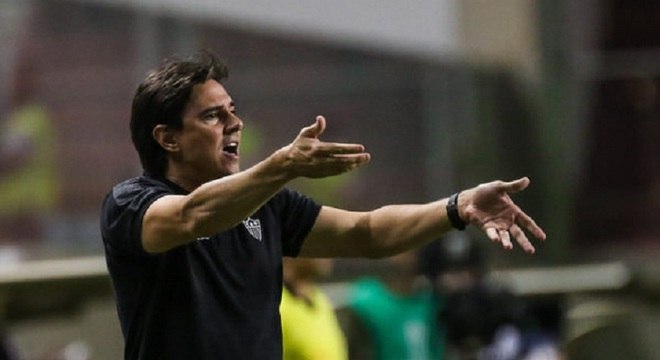 Larghi mantém dúvida sobre substituto de Chará no Atlético-MG para domingo