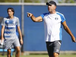 Renato Gaúcho não terá 'meio Grêmio' para o jogo de domingo contra o Palmeiras