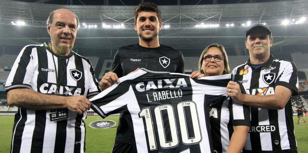 Igor Rabello completou 100 jogos com a camisa do Botafogo
