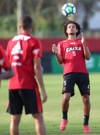 Flamengo ganhou calma com Dorival Jr