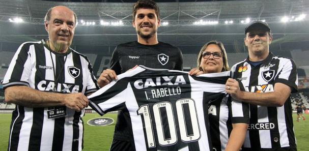 Igor Rabello completou 100 jogos pelo Botafogo
