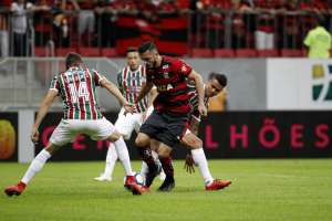 Flamengo x Fluminense - Quem vai seguir arrancada no Brasileirão?