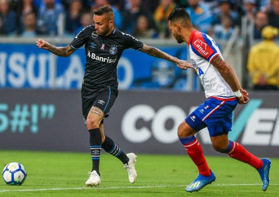 Éverton está machucado e preocupa para a Libertadores