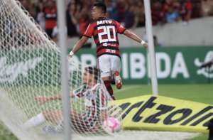 Oliveira reconhece as falhas na marcação do Fluminense e a superioridade do Flamengo
