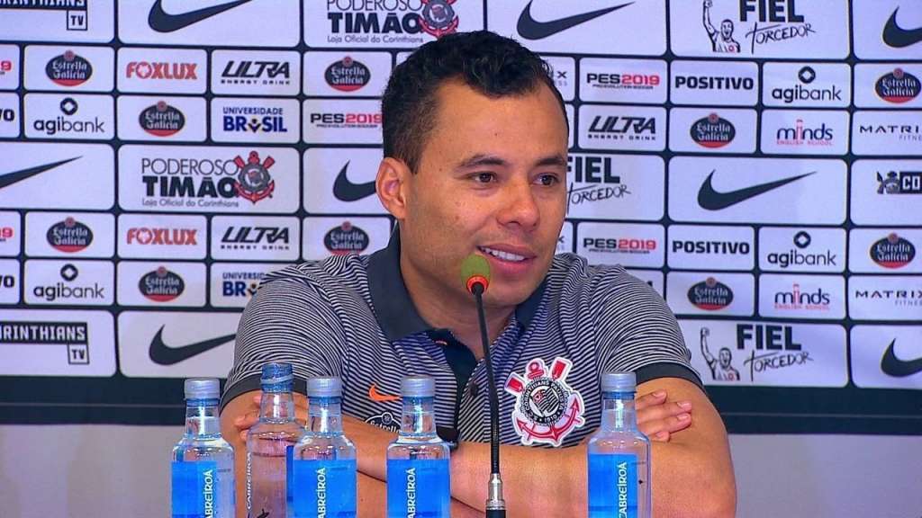 Jair nega rival dominante e diz que Corinthians não pode pensar só na final