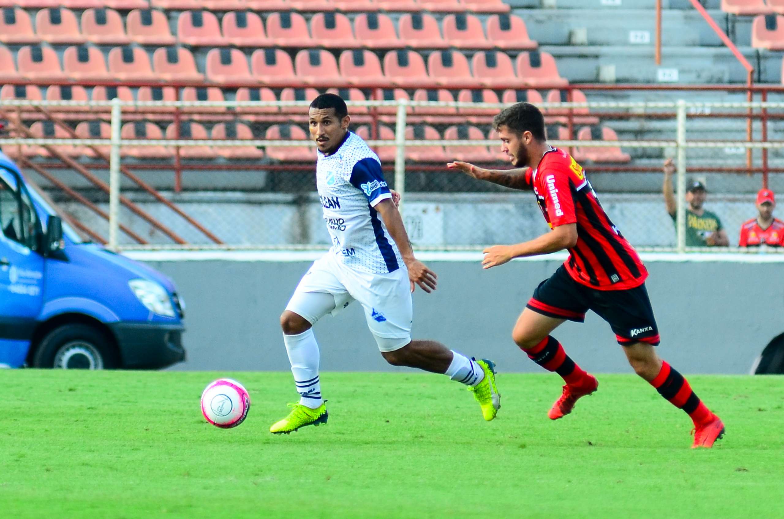 Copa Paulista: Volante Elivelton amplia vínculo com o Taubaté