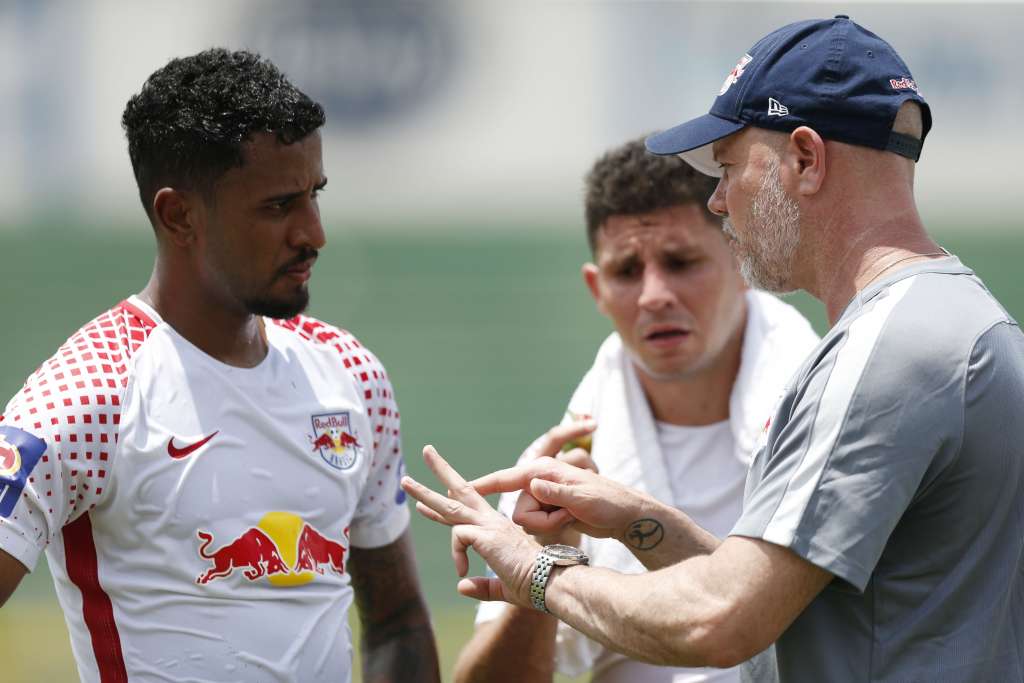 Zago comemora ponto do RB Brasil, mas afirma: 'Merecíamos a vitória'. (Foto: Divulgação / RB Brasil) Zago comemora ponto do RB Brasil, mas afirma: 'Merecíamos a vitória'. (Foto: Divulgação / RB Brasil)