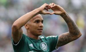 Deyverson festeja 'dia especial' e palmeirenses destacam vitória em duelo direto