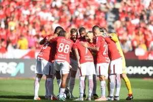 Técnico do Inter comemora vice-liderança e enaltece torcida por virada