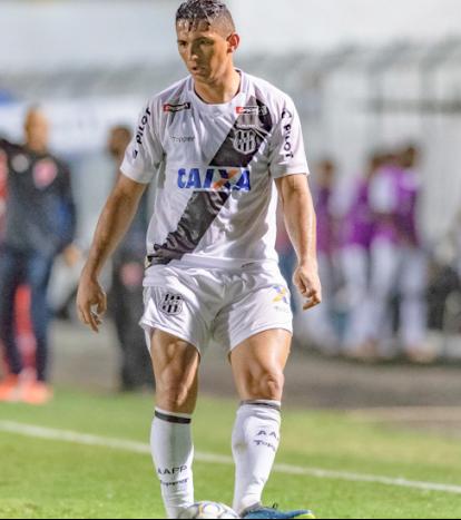 Danilo Barcelos brilhou mais uma vez e ajudou a Ponte Preta a sair com a vitória diante do CSA. (Foto: PontePres/FábioLeoni)