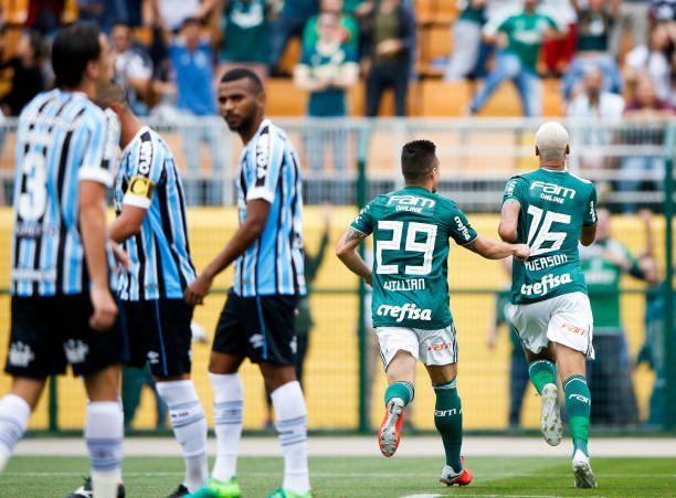 Verdão ganha outra no Brasileiro e Deyverson marca dois no Grêmio