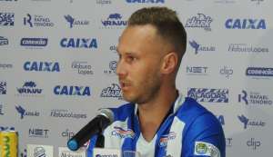 Série B: Alemão é dispensado do CSA após desentendimento com Marcelo Cabo