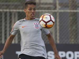 Pedrinho e Jonathas são as opções de Jair para mudar ataque do Corinthians