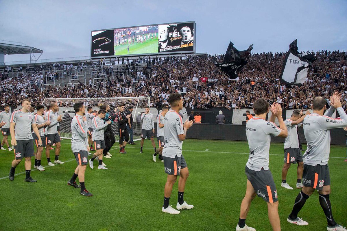 Copa do Brasil: 25 mil torcedores vão ao treino do Corinthians e Jair mantém mistério