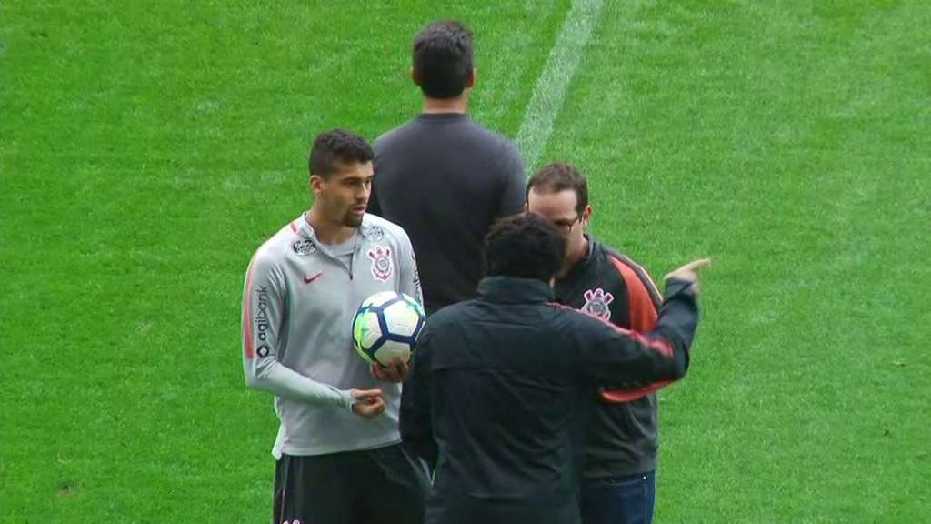 Clima esquentou no treino do Corinthians