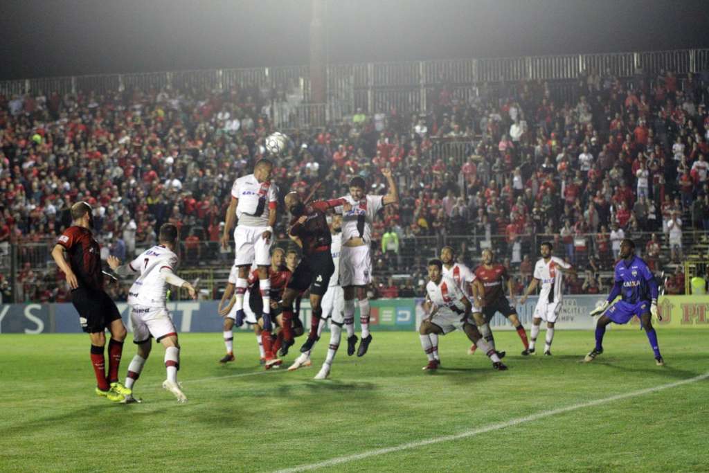 Brasil-RS leva a virada para cima do Atlético-GO - Carlos Insaurriaga / GEB