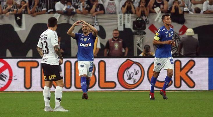 Jogadores do Cruzeiro valorizam o fato de conquistar título dentro da Arena Itaquera