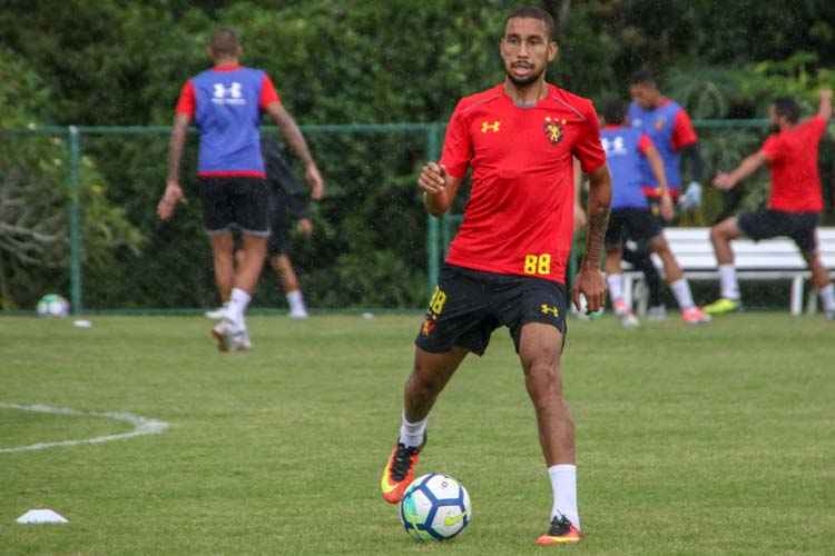 ‘Tem que pensar na vitória do início ao fim’, diz volante do Sport