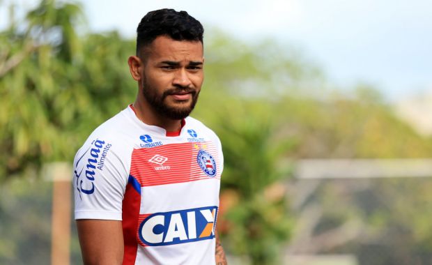 ‘Briga sadia’, diz Jackson sobre disputa por espaço na defesa do Bahia