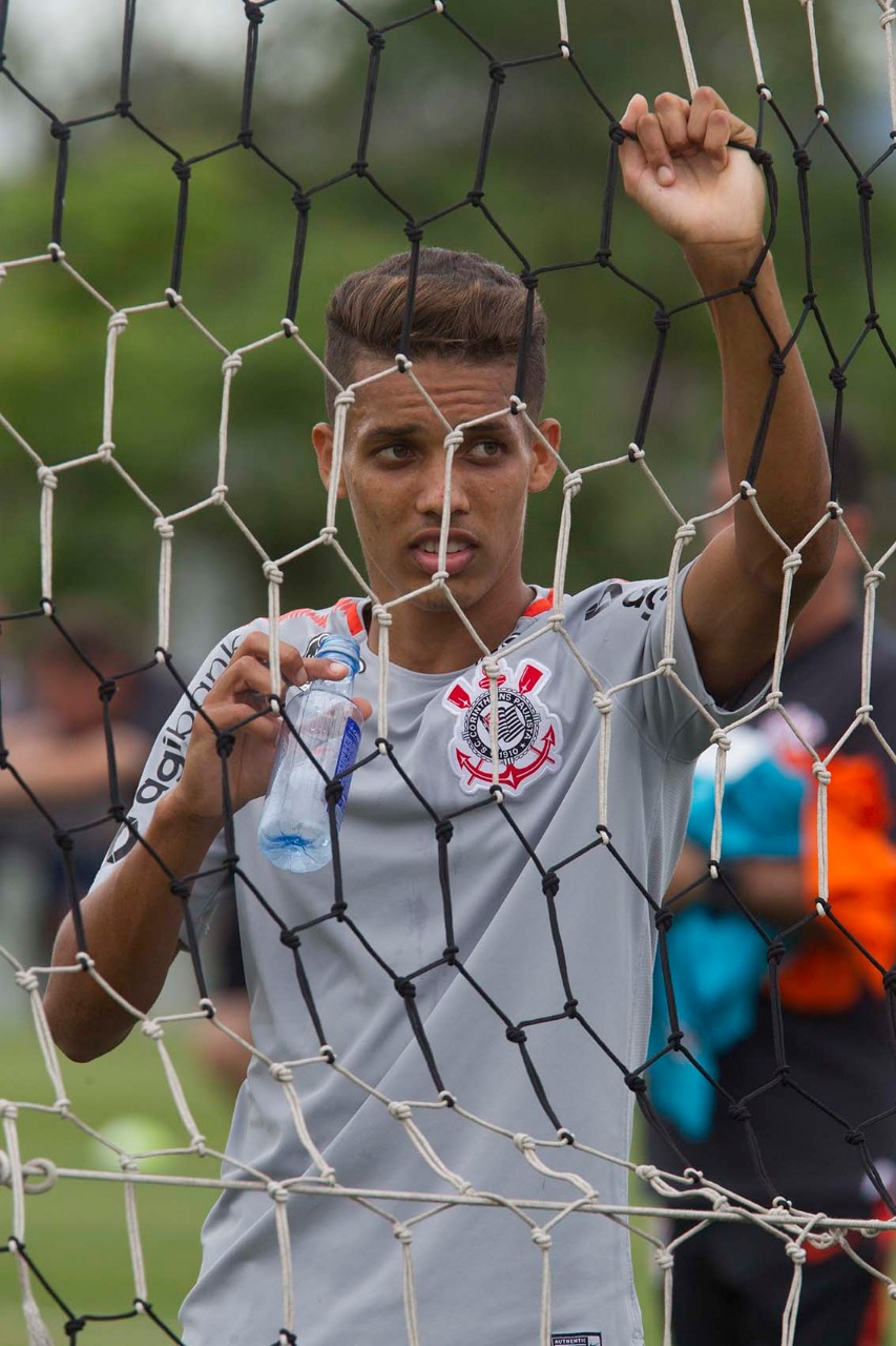 Corinthians se reapresenta preocupado agora em fugir do rebaixamento