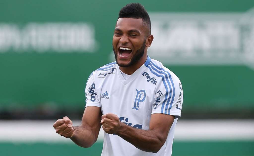 Borja e Deyverson voltam a treinar no Palmeiras e podem jogar no domingo