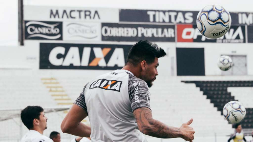 Léo Santos deve ser a novidade na defesa da Ponte Preta Léo Santos deve ser a novidade na defesa da Ponte Preta