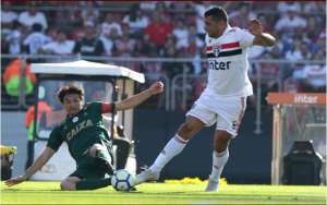 Aguirre fará Diego Souza voltar às origens em 'teste' no São Paulo