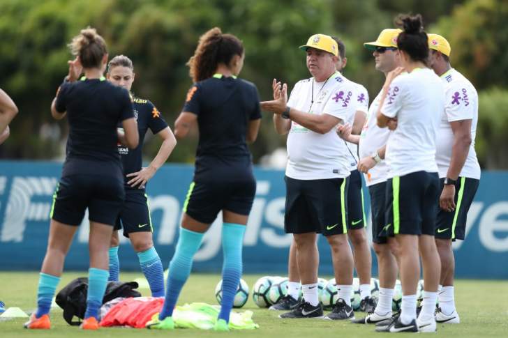 Amistosos: Sem Marta, Vadão convoca seleção para treinos antes de encarar França