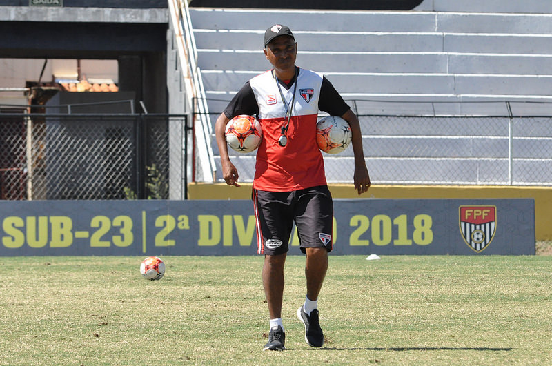 Segundona: Com força máxima, Paulo Pereira prepara Primavera para 1º jogo da final