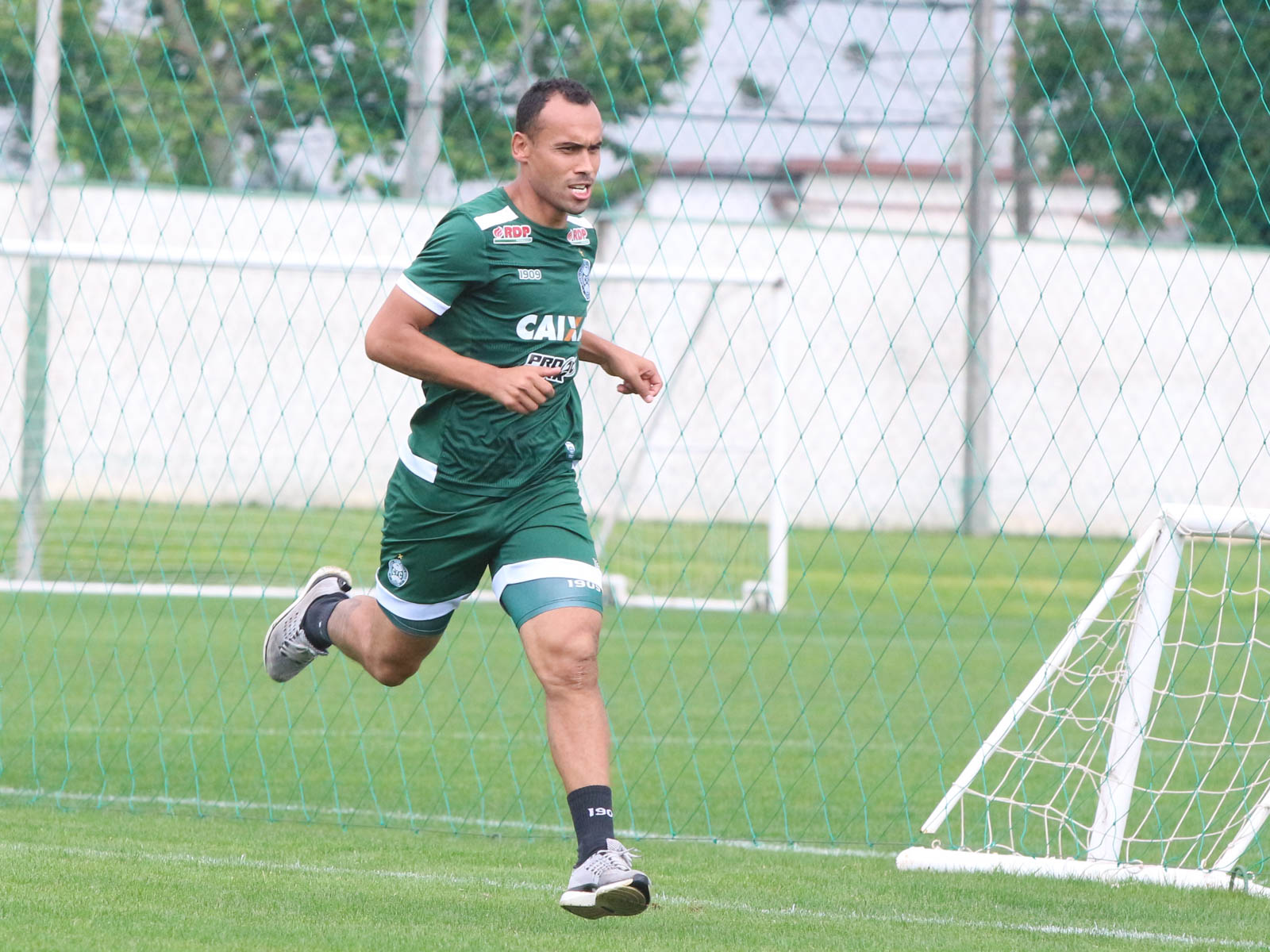 Série B: Ex-Guarani, Simião trabalha com seis vitórias pelo acesso do Coritiba