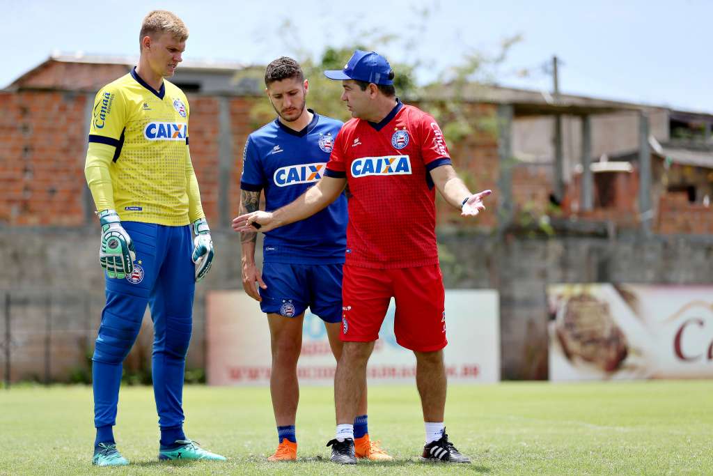 Precisando vencer, Bahia aposta em esquema ofensivo contra o Botafogo