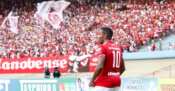 Alan Mineiro, outra vez, fez a festa da torcida do Tigre no Serra Dourado. Foto: Douglas Monteiro