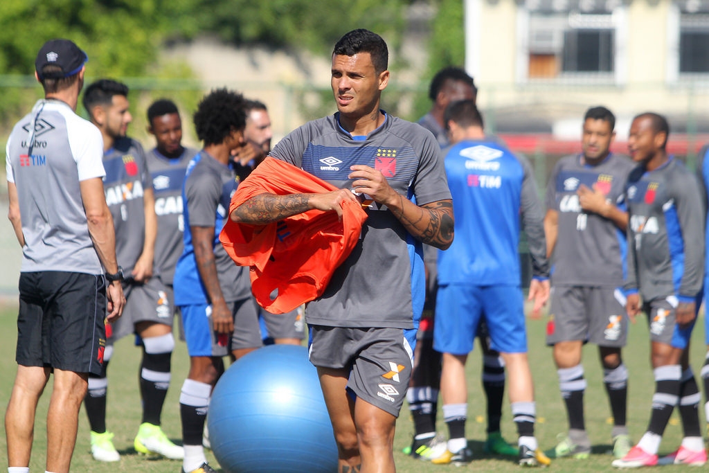 Ramon lamenta irregularidade do Vasco no Brasileirão: ‘Fomos muito diferentes’