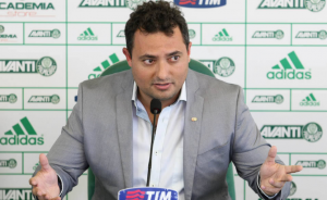 Alexandre Mattos detona arbitragem contra o Palmeiras: 'Não adianta mandar DVD'