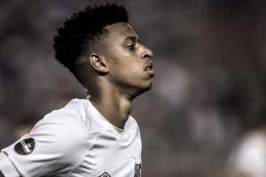Robson Bambu recusa renovação com o Santos e fica sem espaço com Cuca