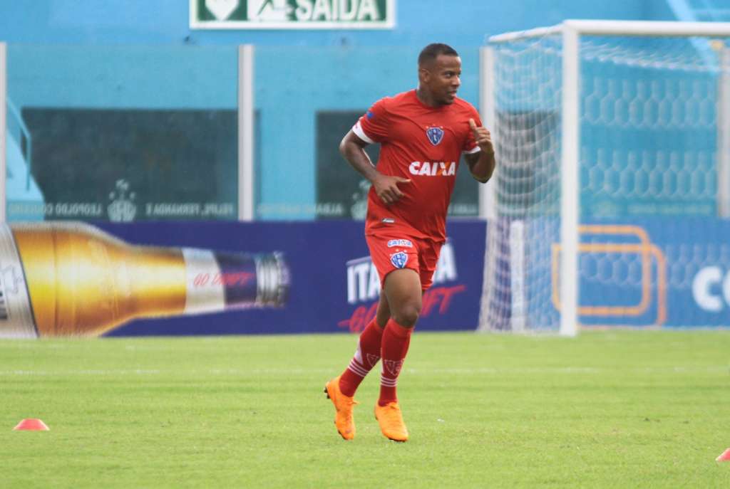 Guilherme Santos, lateral do Paysandu, agride meia Dodô do Fortaleza e acaba expulso na súmula. Foto: Fernando Torres/Paysandu.
