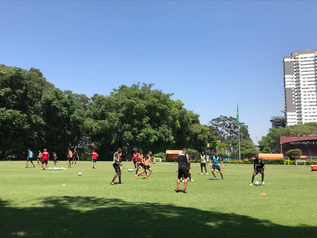 Nenê é poupado de treino com bola na reapresentação do São Paulo