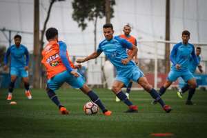 Henrique admite Cruzeiro 'leve', mas reforça foco na reta final do Brasileirão