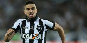 Pimpão admite incômodo por salários atrasados no Botafogo: 'Contas não esperam'