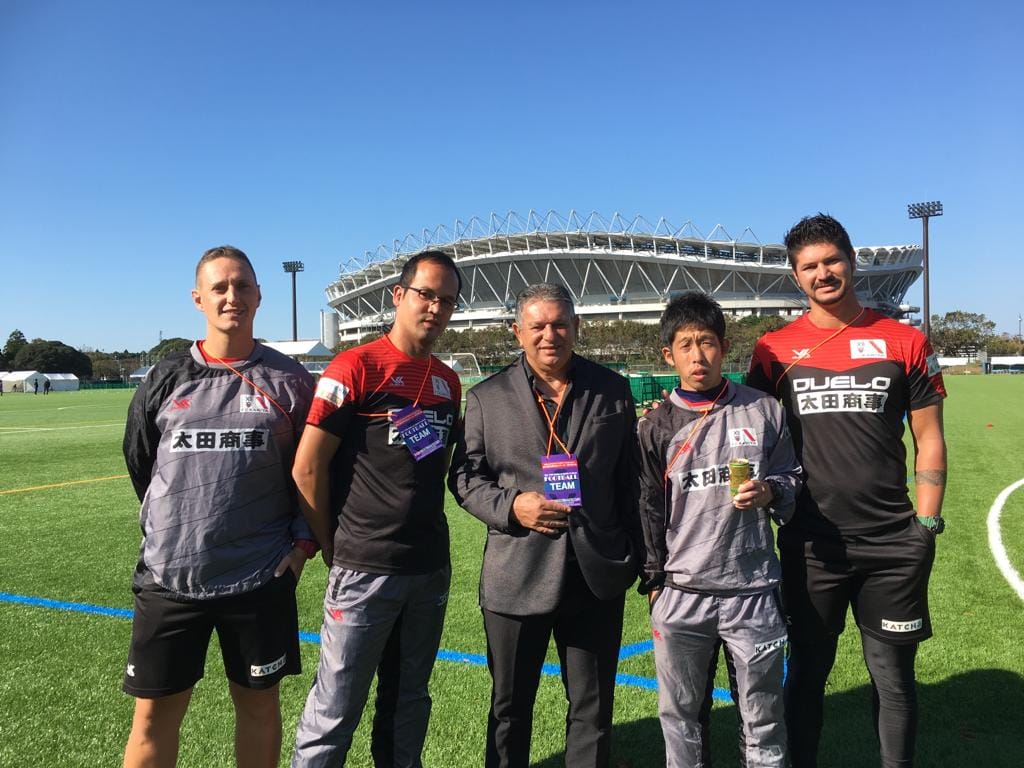 Técnico brasileiro chega final inédita no Japão e vai em busca do terceiro título