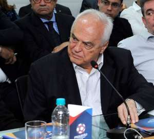 Presidentes de São Paulo e Santos aprovam uso do VAR na fase final do Paulista