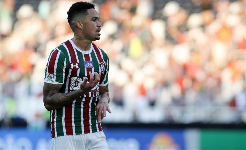 Luciano pediu inteligência aos seus colegas para furar o bloqueio adversário no Engenhão (Foto: Lucas Merçon/ FFC)